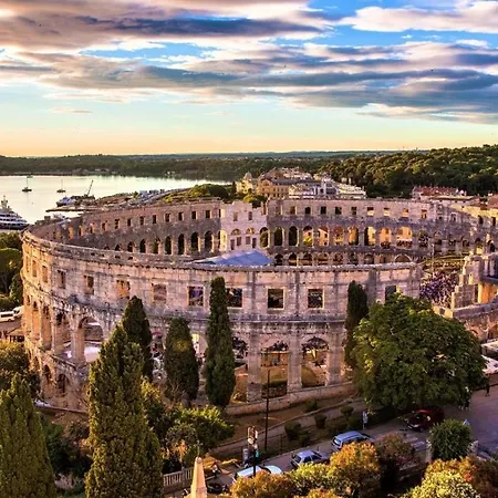 Petra * Pula
