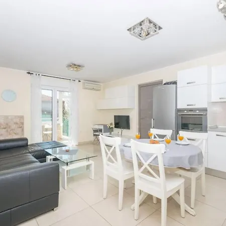 Petra Apartment